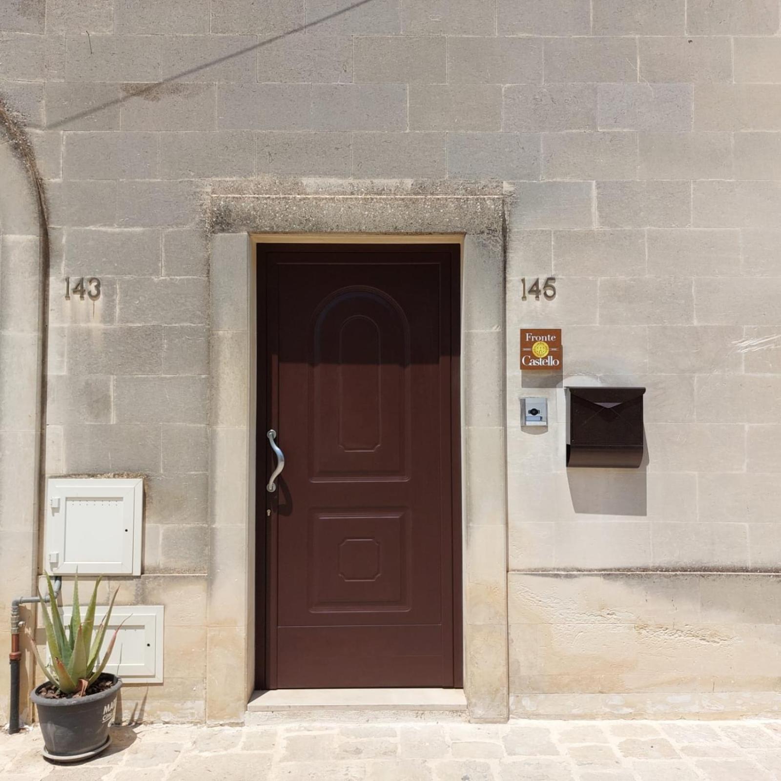 Casa Vacanze Fronte Castello Martano Dış mekan fotoğraf