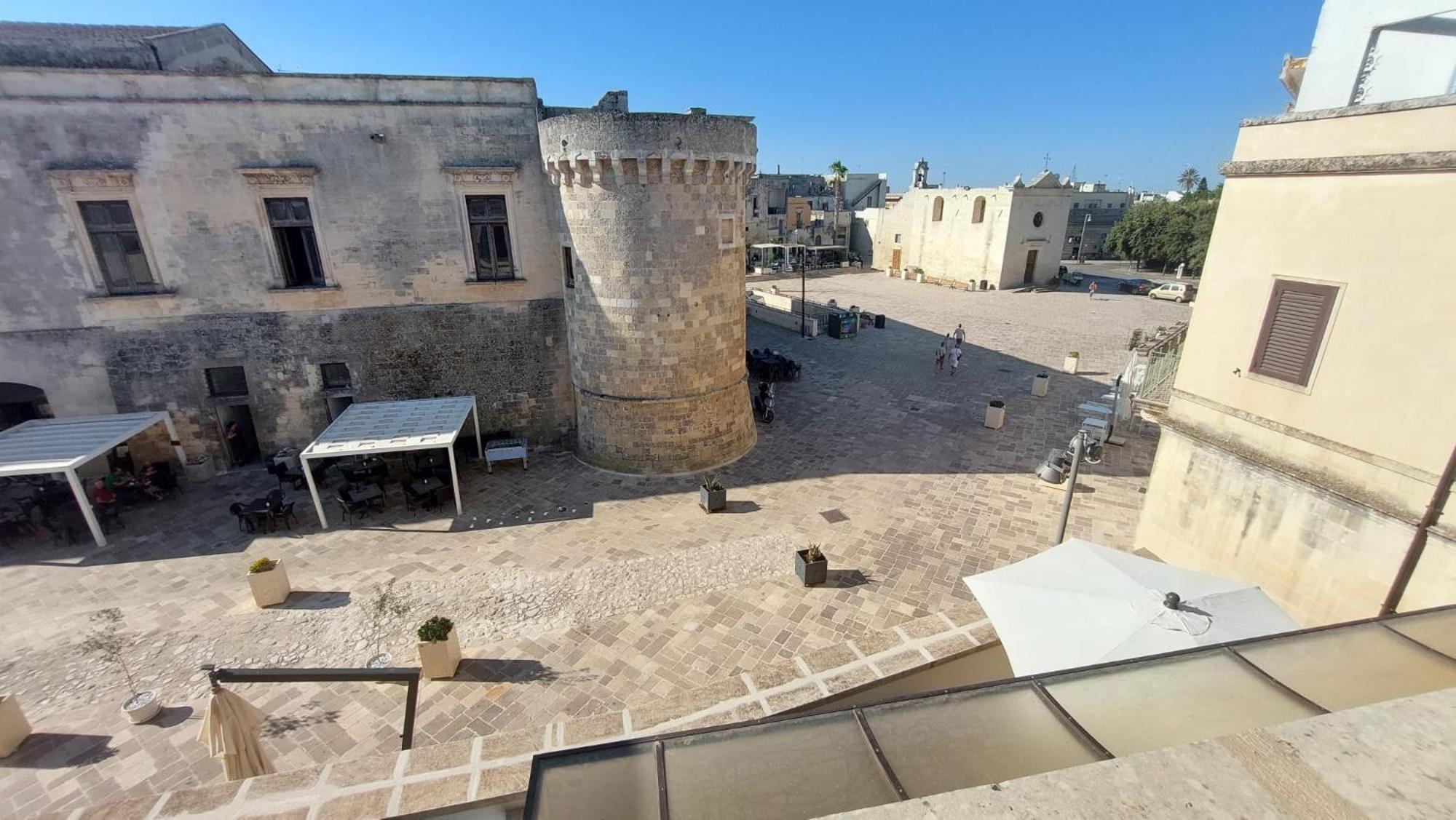 Casa Vacanze Fronte Castello Martano Dış mekan fotoğraf